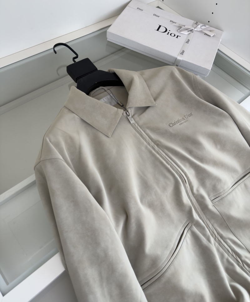 chr1st1an D10r outwear